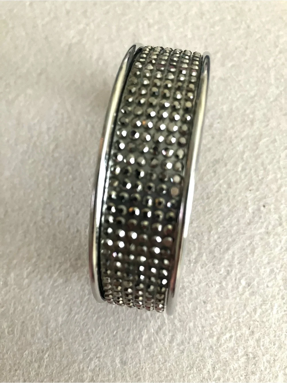N/A rows metallic